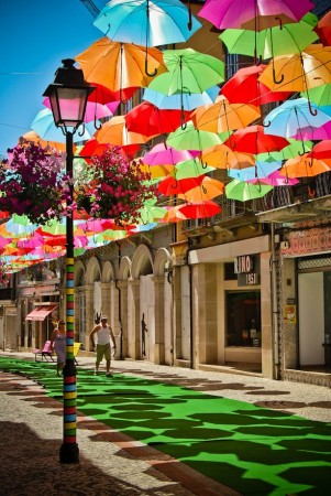 colorful-floating-umbrellas-portugal-mosh04